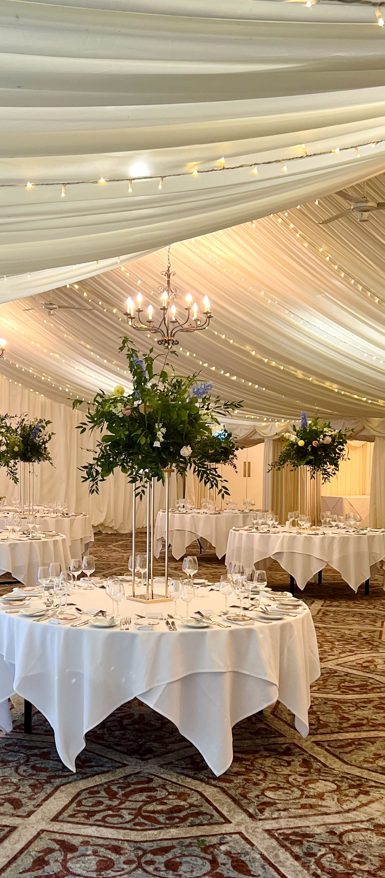 Cake meadow white wedding arrangement 
